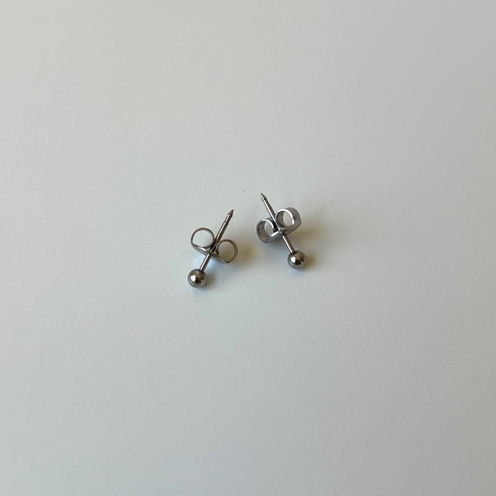 STUDEX Stainless Steel 1.5mm Ball Stud Piercing Earrings | NWOT